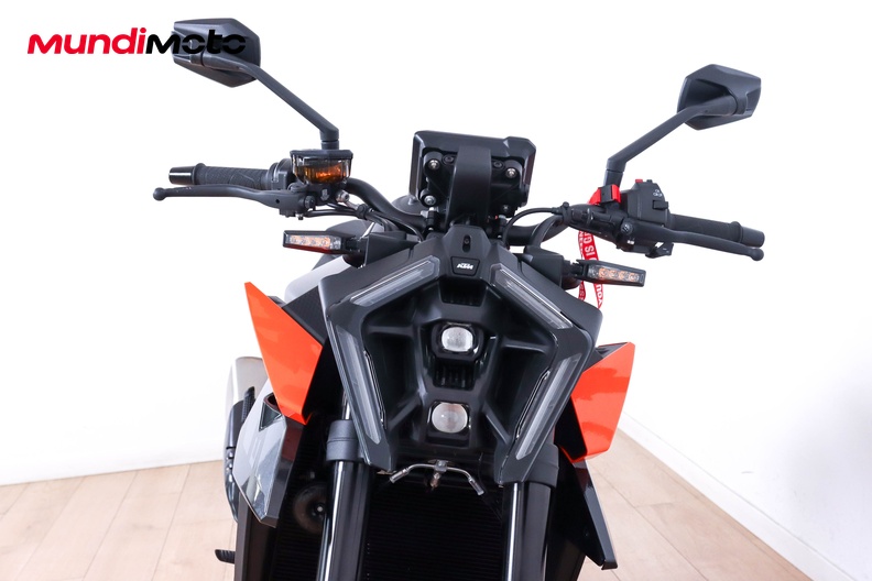 Motorbike image 4