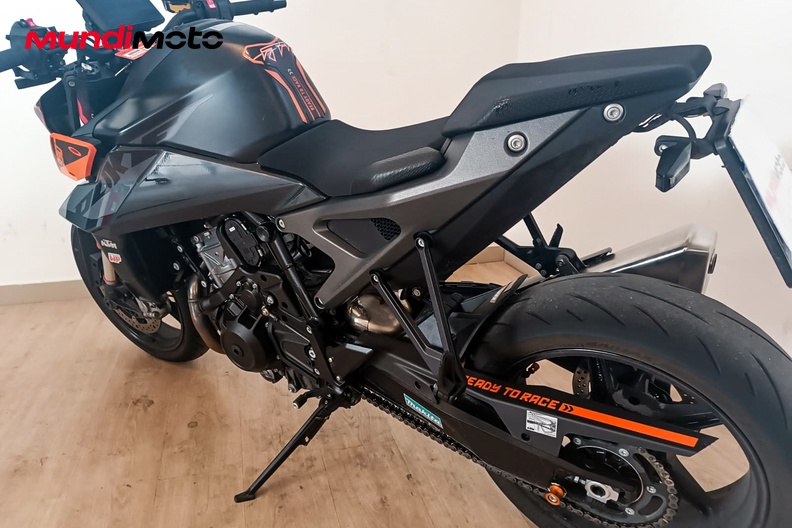 Motorbike image 7