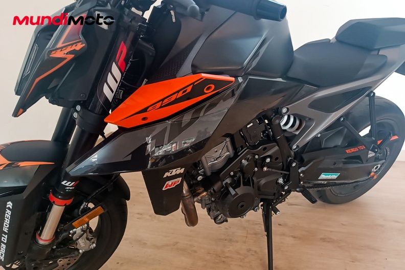Motorbike image 9