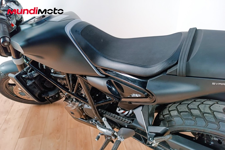 Motorbike image 8