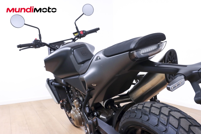 Motorbike image 9