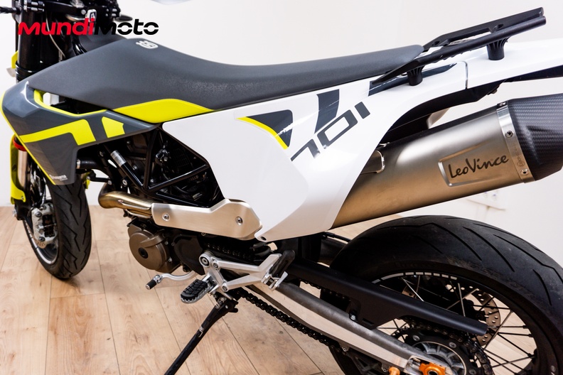 Motorbike image 8