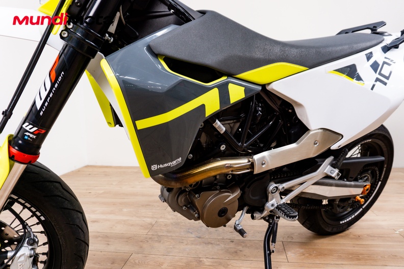 Motorbike image 9