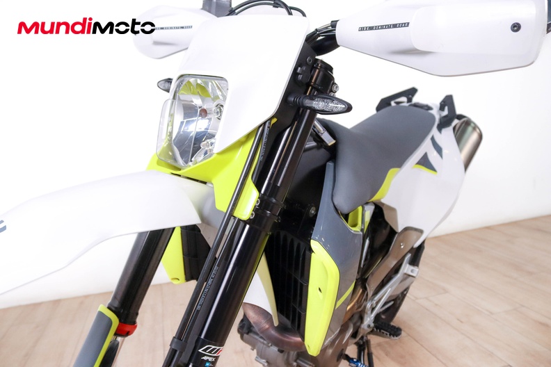 Motorbike image 8