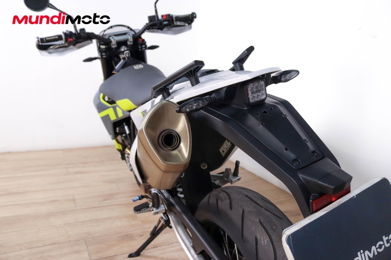 Motorbike image 9