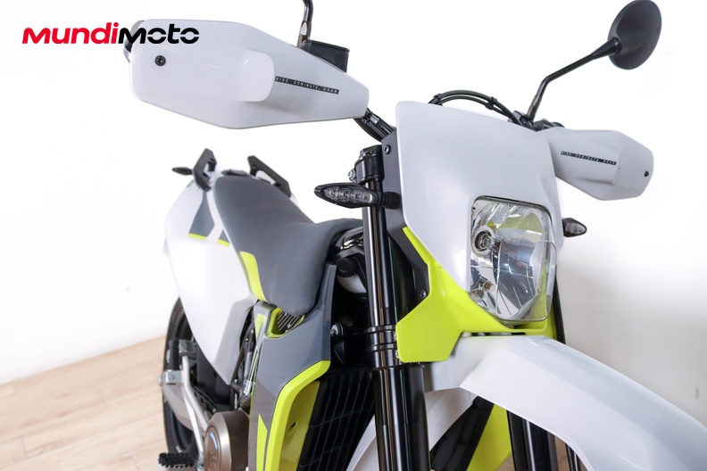 Motorbike image 4