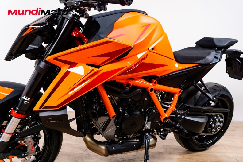 Motorbike image 9