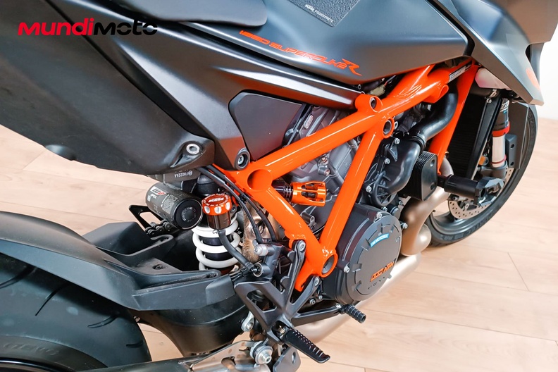 Motorbike image 3