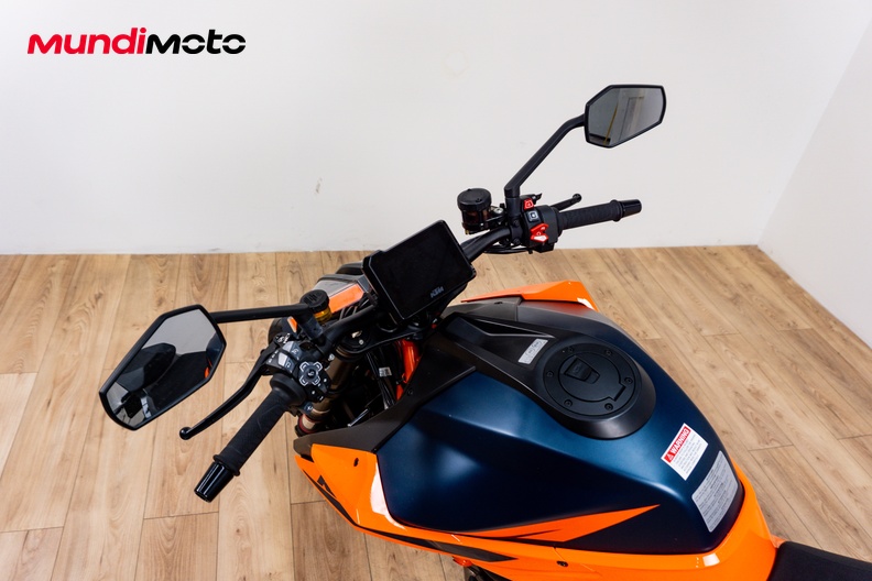 Motorbike image 10
