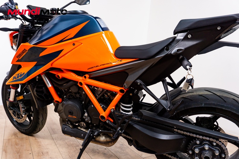 Motorbike image 8