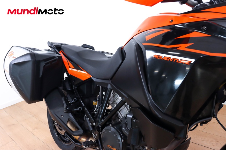 Motorbike image 12