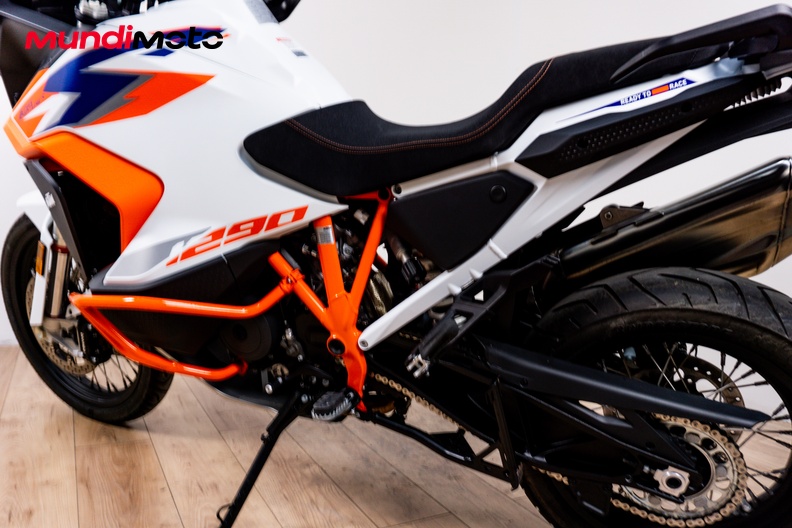 Motorbike image 8