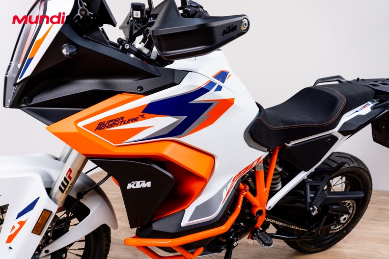 Motorbike image 9