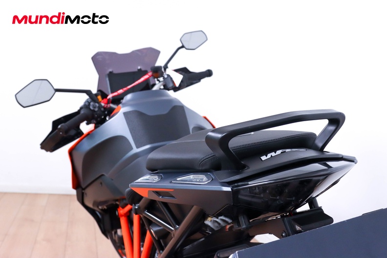 Motorbike image 9