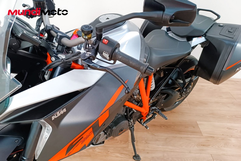Motorbike image 9