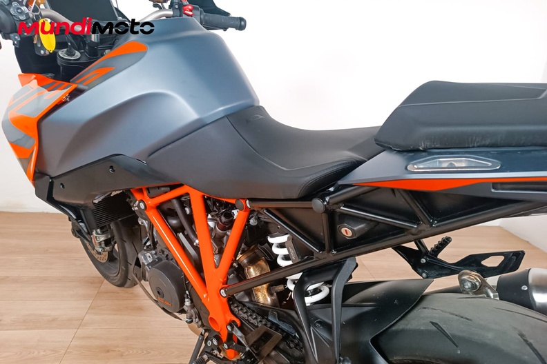 Motorbike image 8