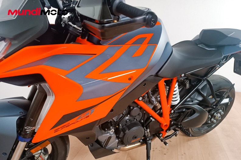 Motorbike image 9