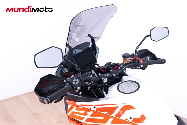 Motorbike image 10