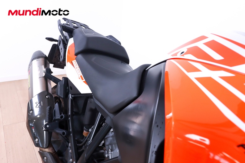 Motorbike image 12