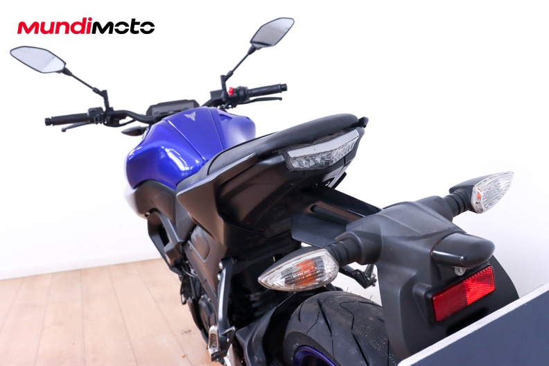 Motorbike image 9
