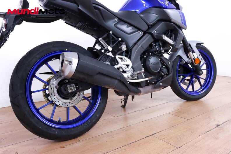 Motorbike image 3