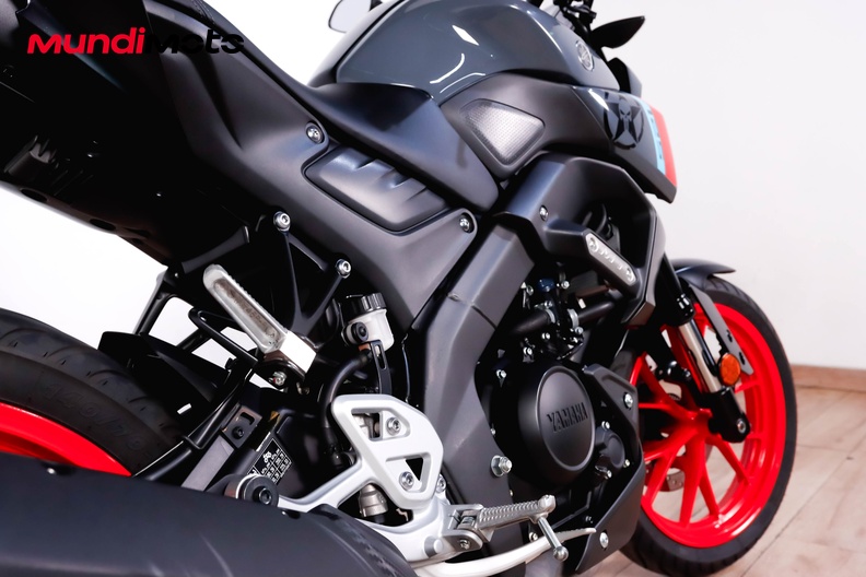Motorbike image 3
