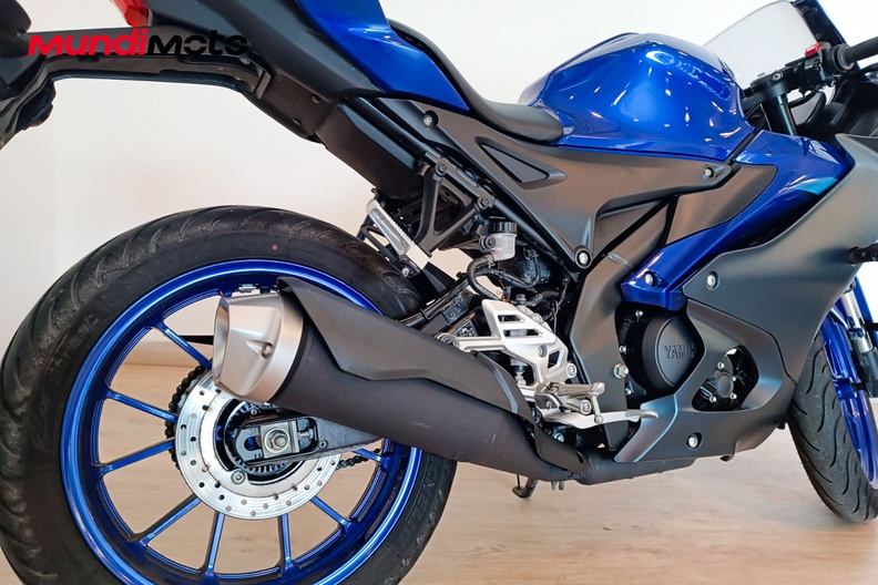 Motorbike image 3