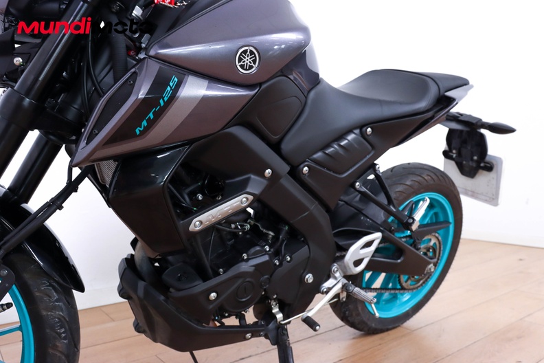 Motorbike image 8