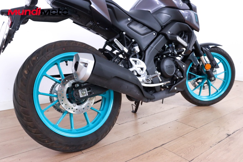 Motorbike image 3