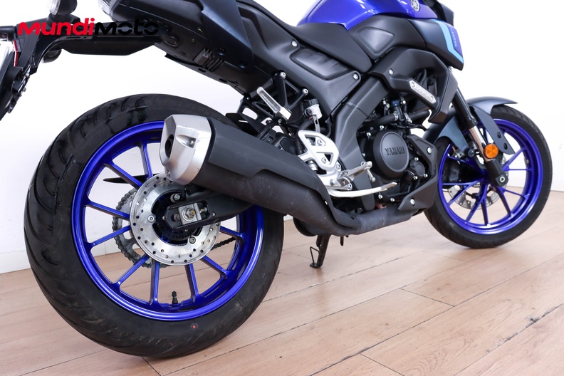 Motorbike image 3