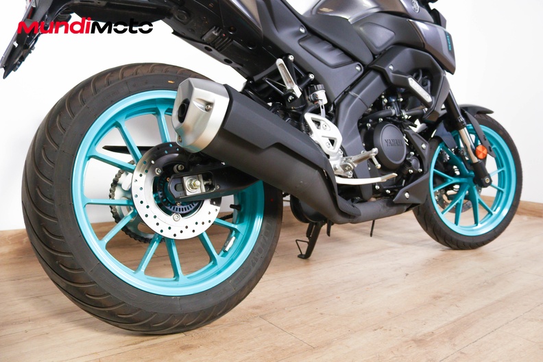 Motorbike image 3