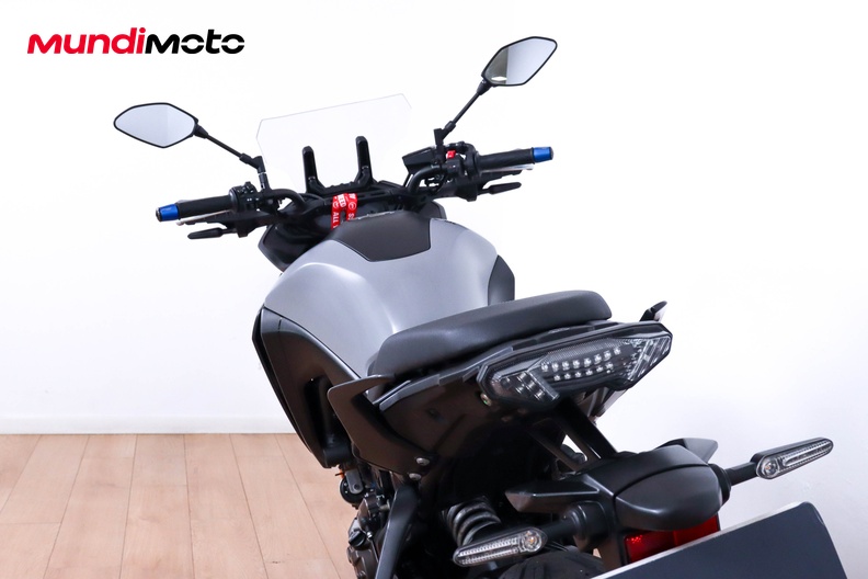 Motorbike image 9