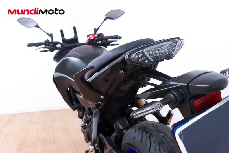 Motorbike image 9
