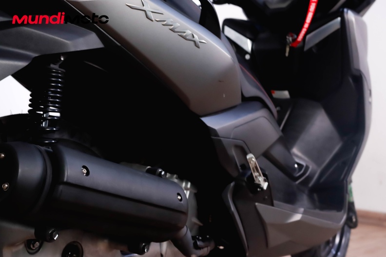 Motorbike image 3