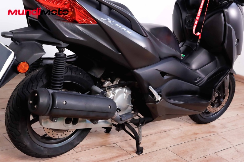 Motorbike image 3