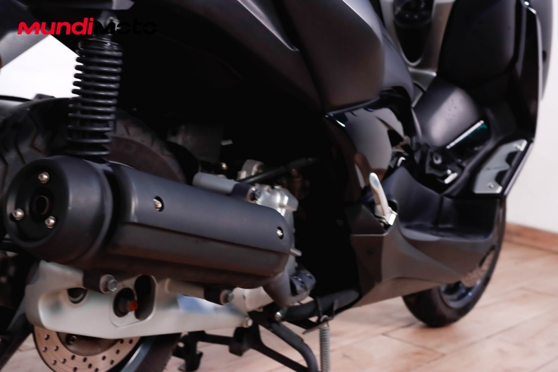 Motorbike image 3