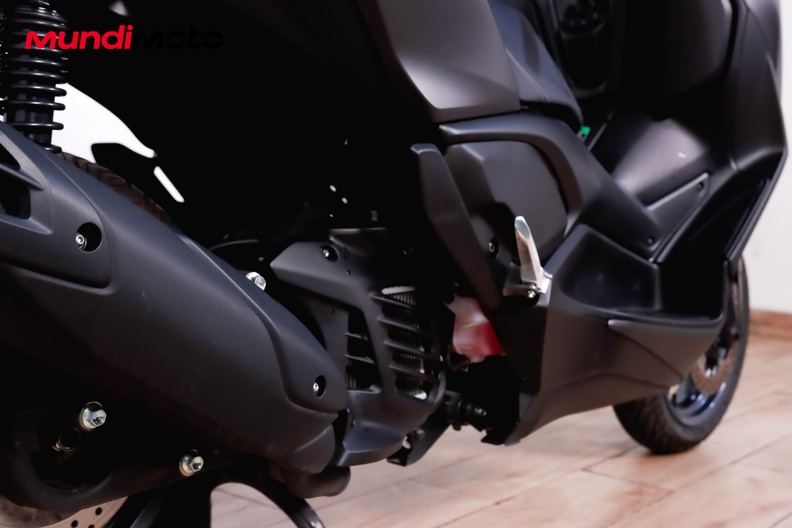 Motorbike image 3