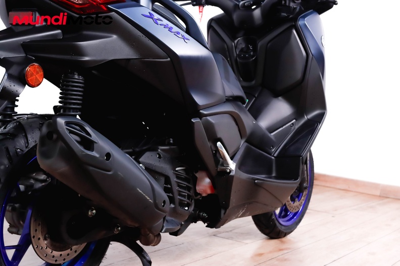 Motorbike image 3