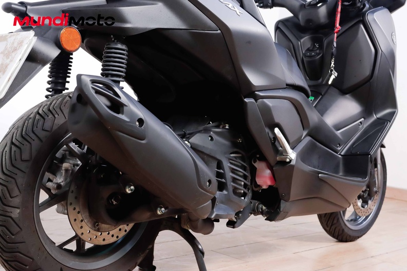 Motorbike image 3