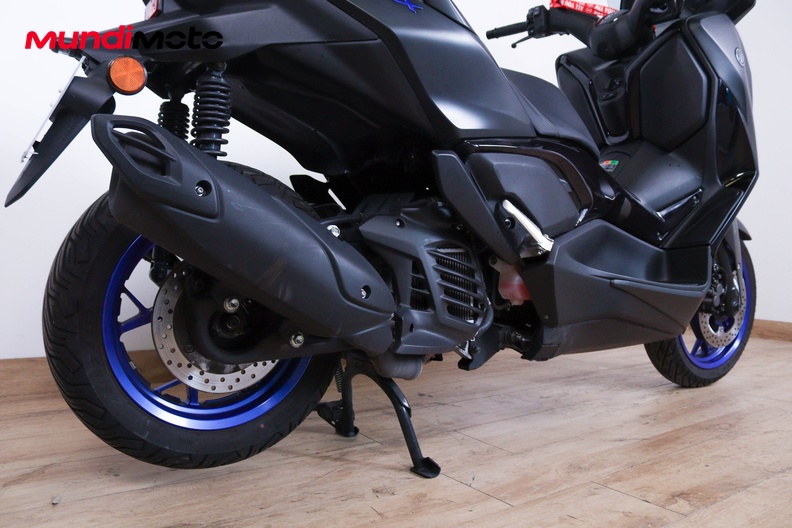 Motorbike image 3