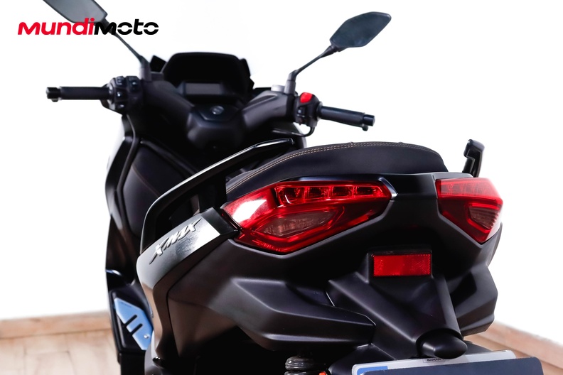 Motorbike image 9