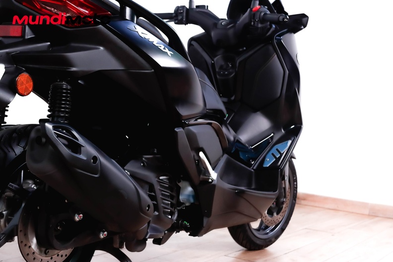 Motorbike image 3