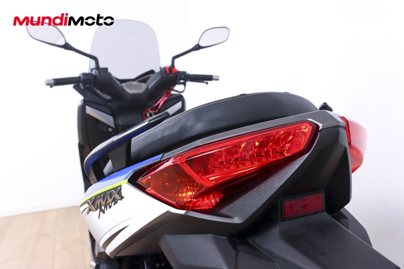 Motorbike image 9