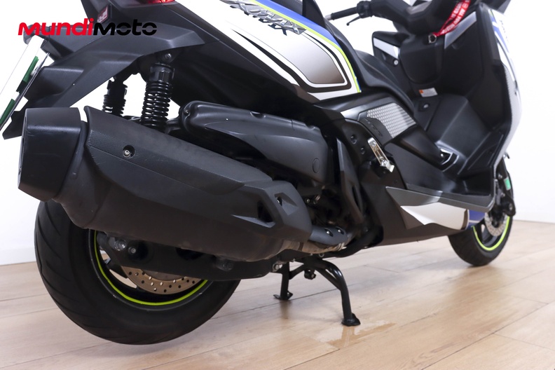 Motorbike image 3