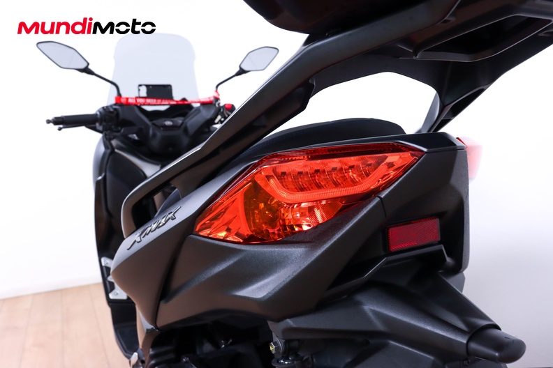 Motorbike image 9