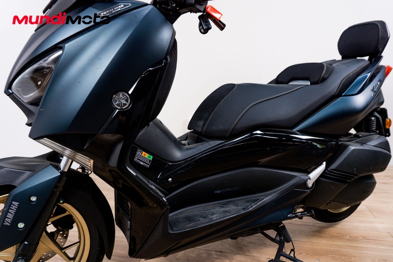 Motorbike image 9