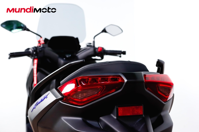Motorbike image 9