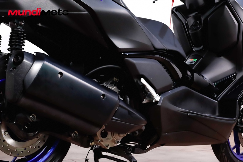 Motorbike image 3