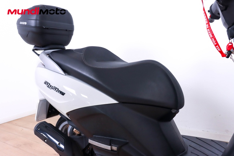 Motorbike image 12