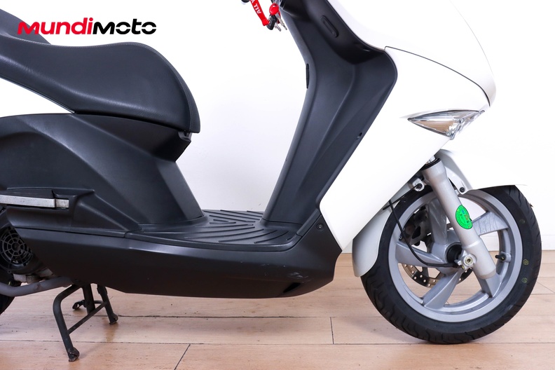 Motorbike image 13